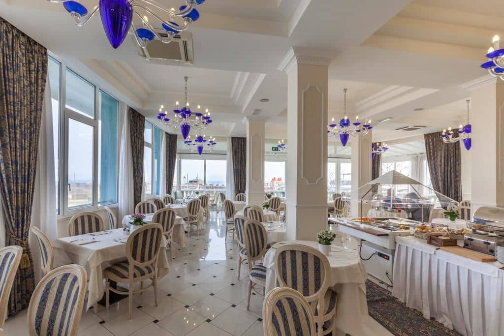 restaurants-restaurant