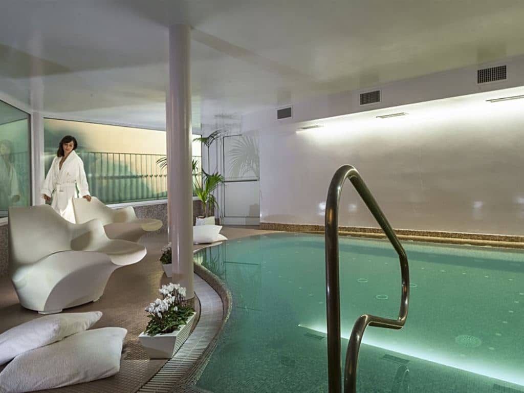 pools-indoor-pool