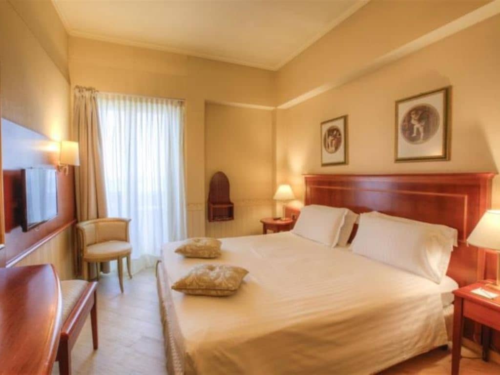 rooms-standard-room