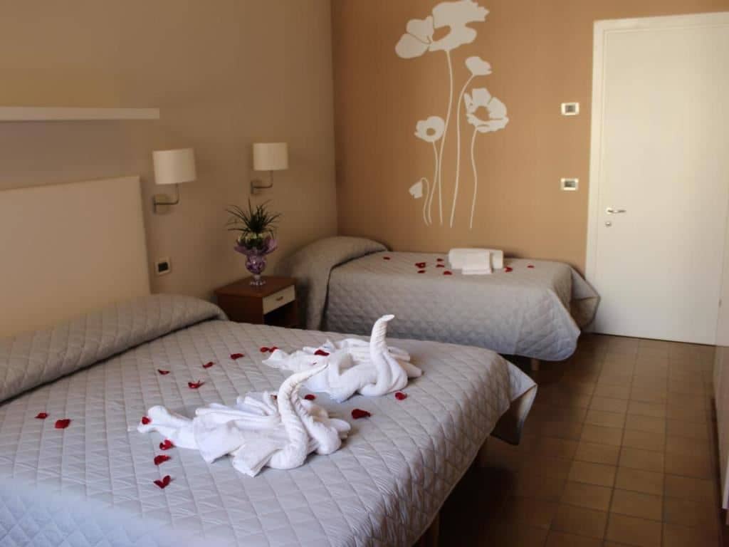 rooms-standard-room