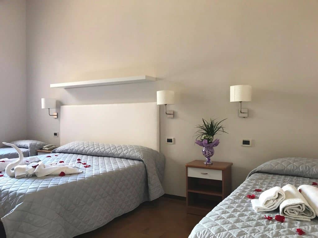 rooms-standard-room