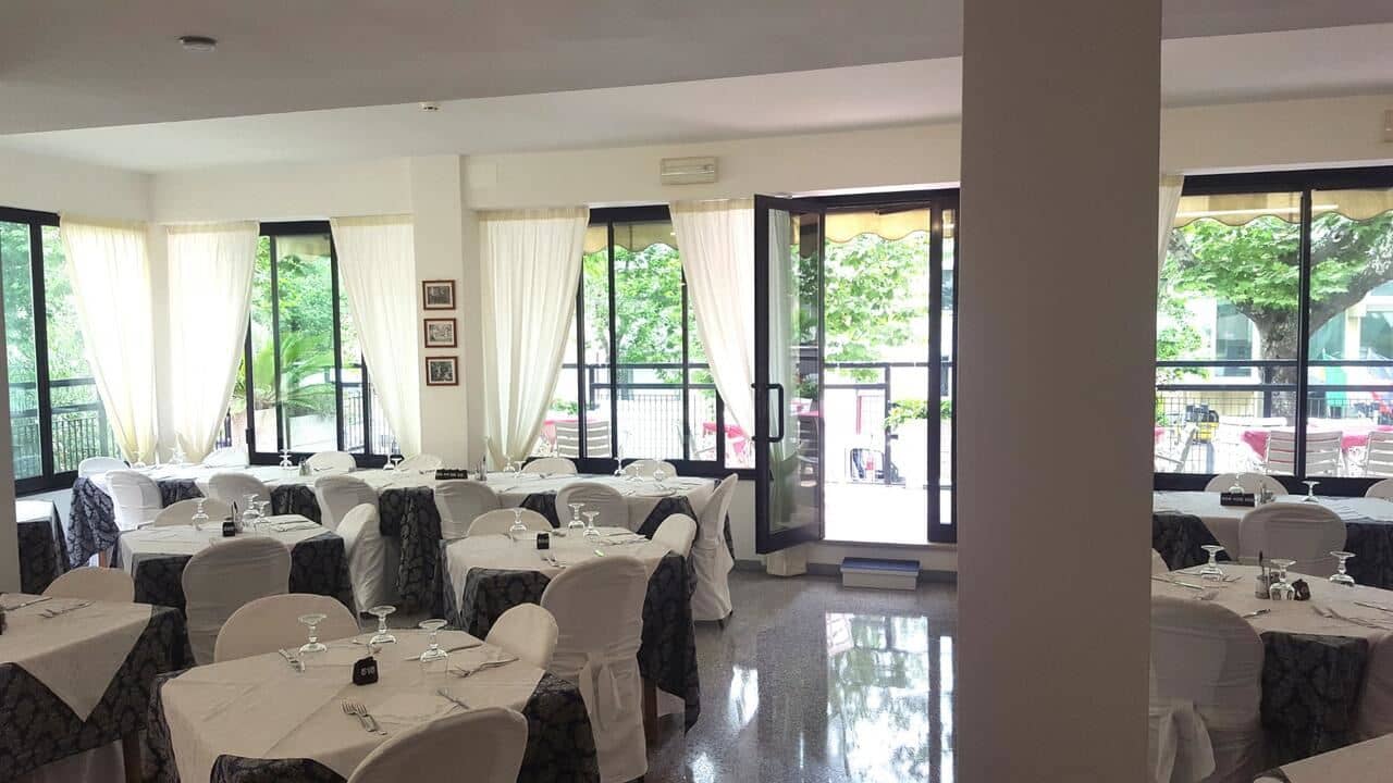 restaurants-restaurant