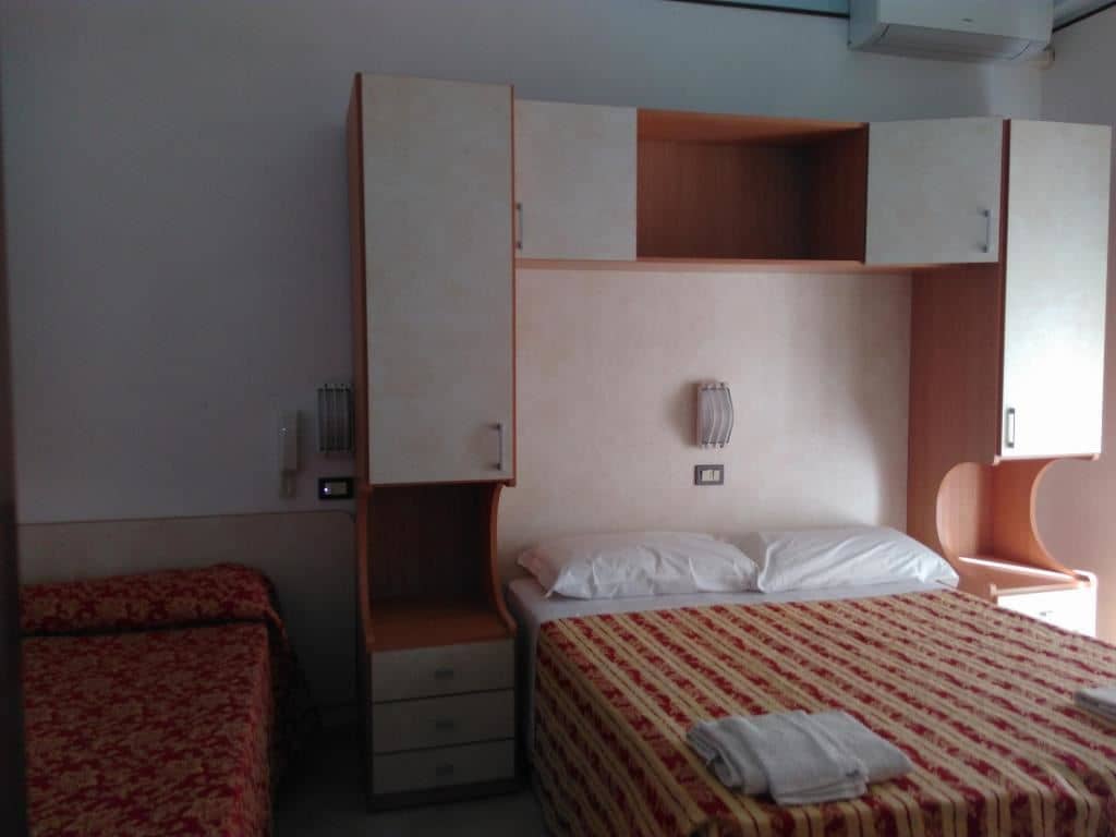 rooms-standard-room-with-balcony