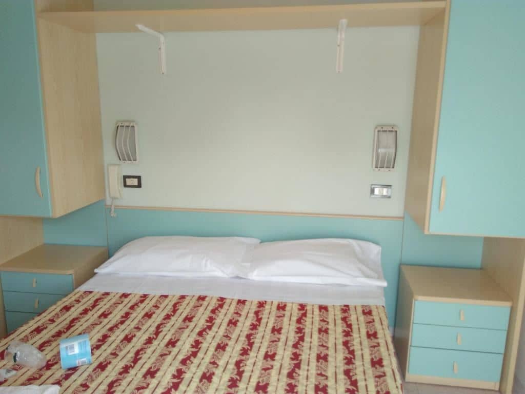 rooms-standard-room-with-balcony