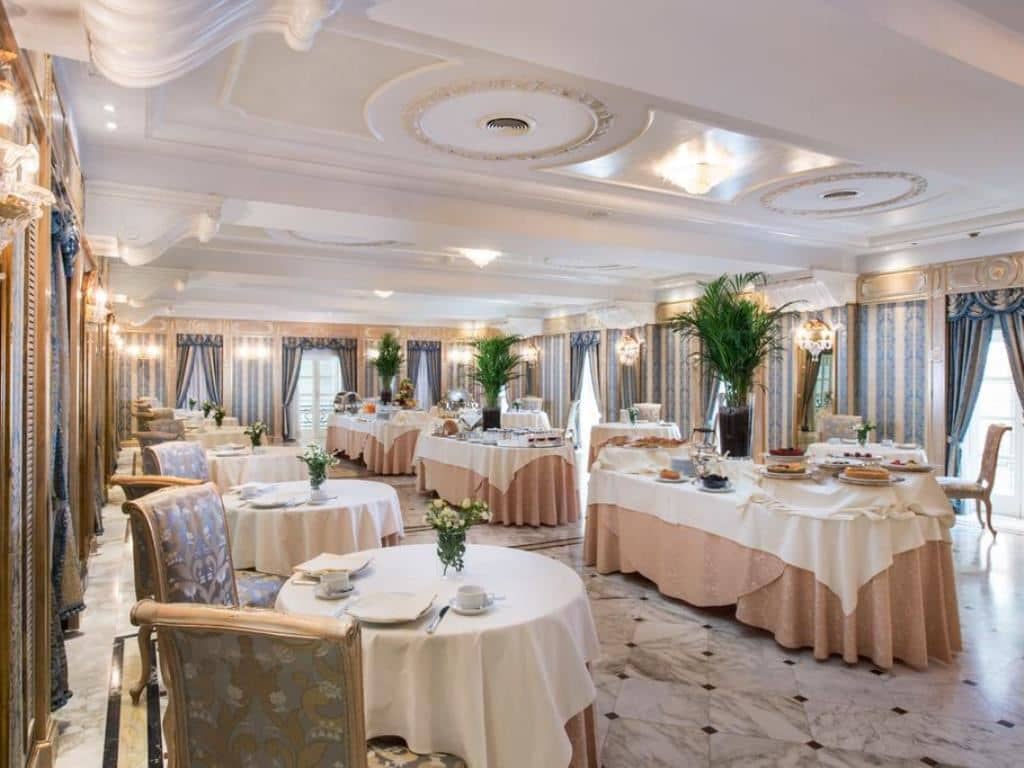 restaurants-restaurant