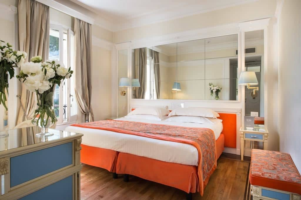 rooms-classic-room