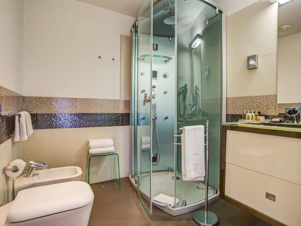 rooms-comfort-room-with-balcony
