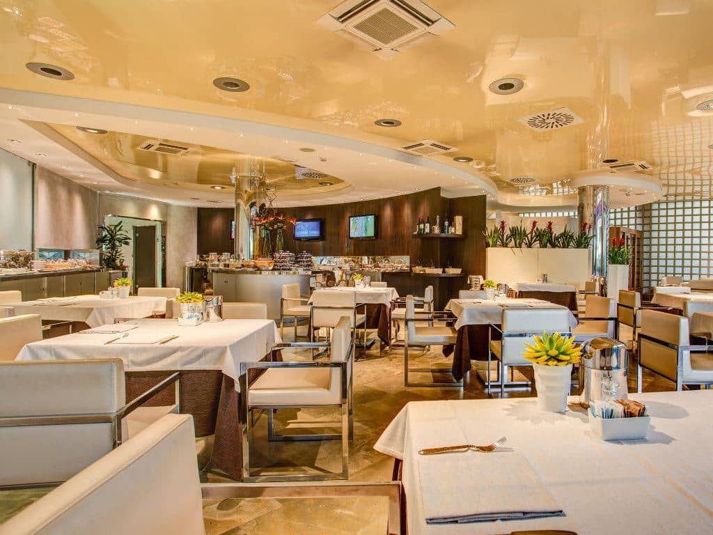 restaurants-restaurant