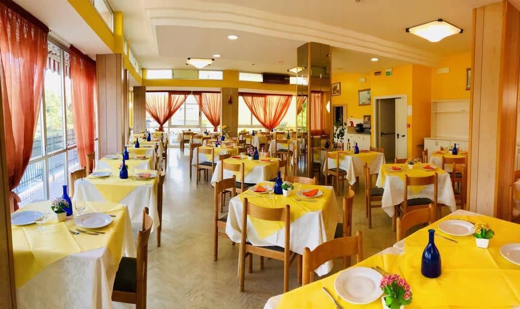 restaurants-restaurant