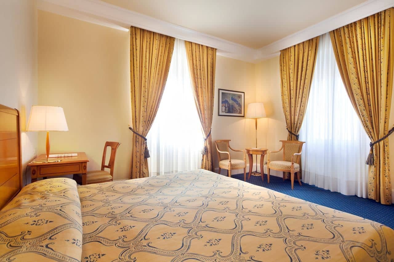 rooms-superior-room