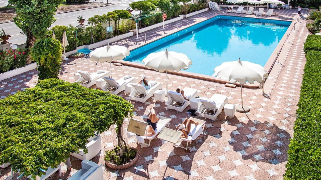 pools-outdoor-pool