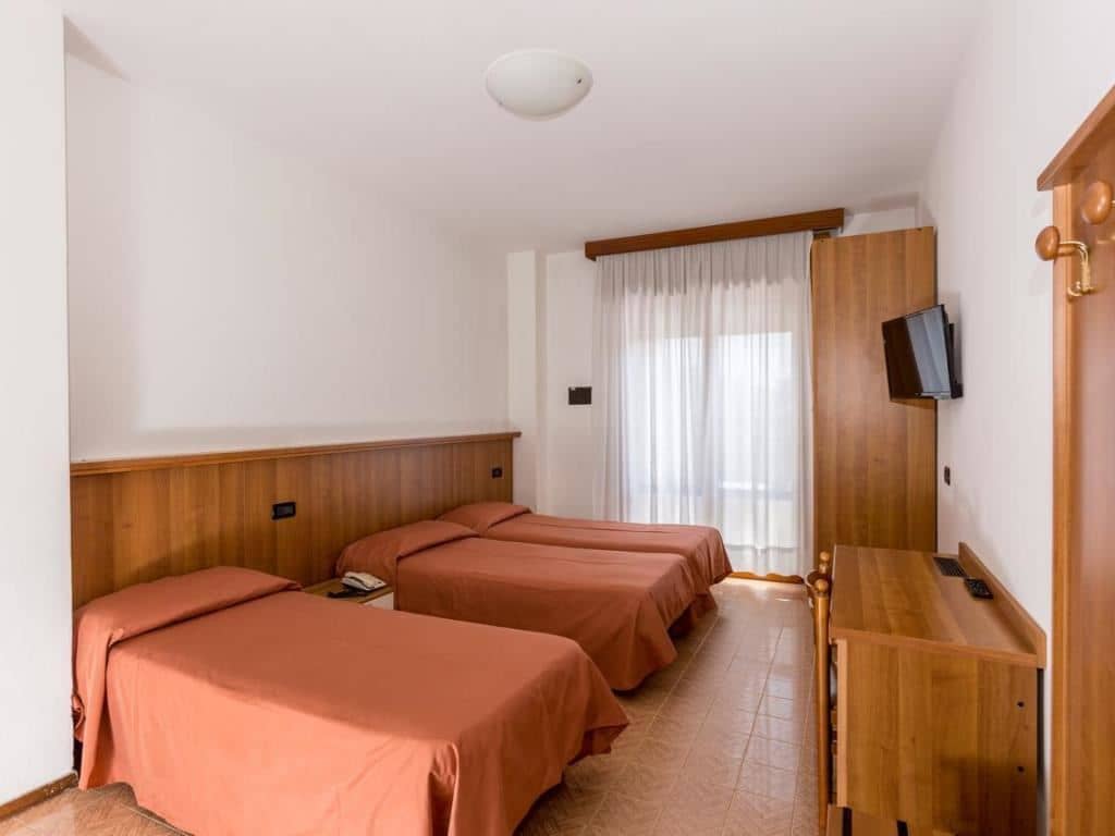 rooms-standard-room