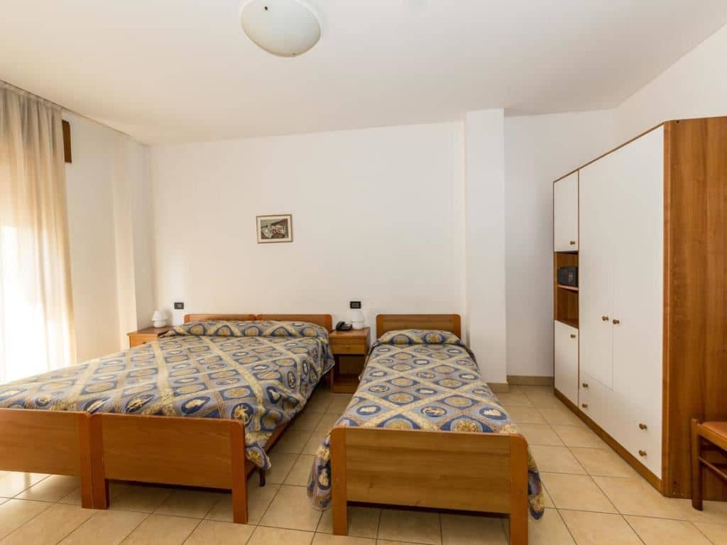 rooms-standard-room