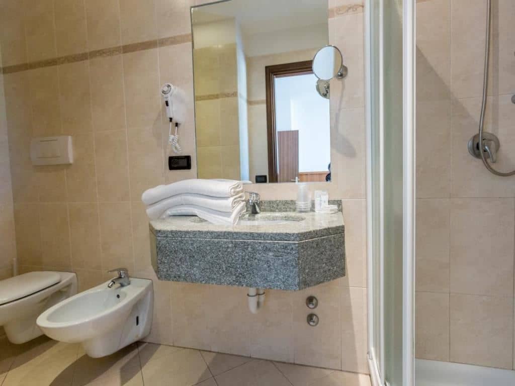 rooms-standard-room