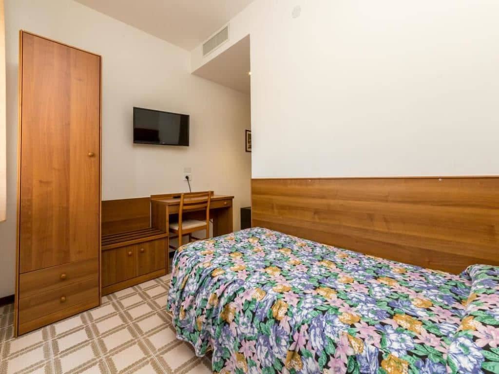 rooms-single-room