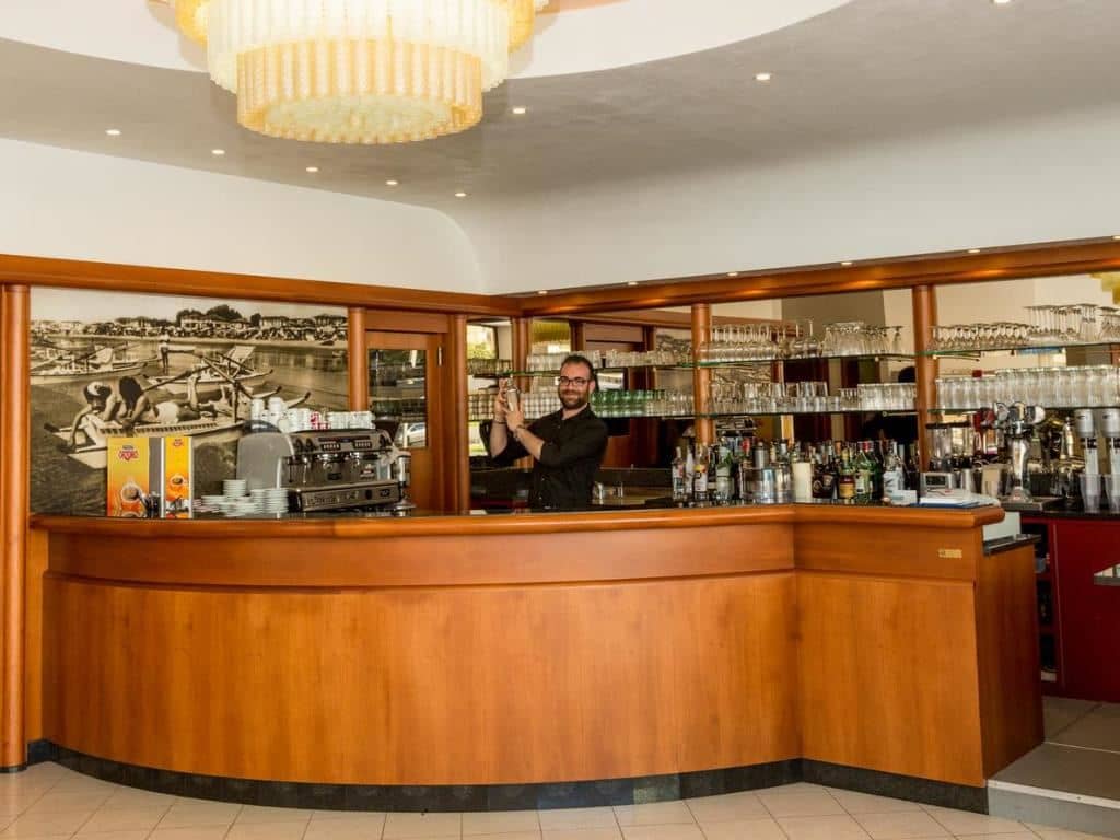 bars-bar