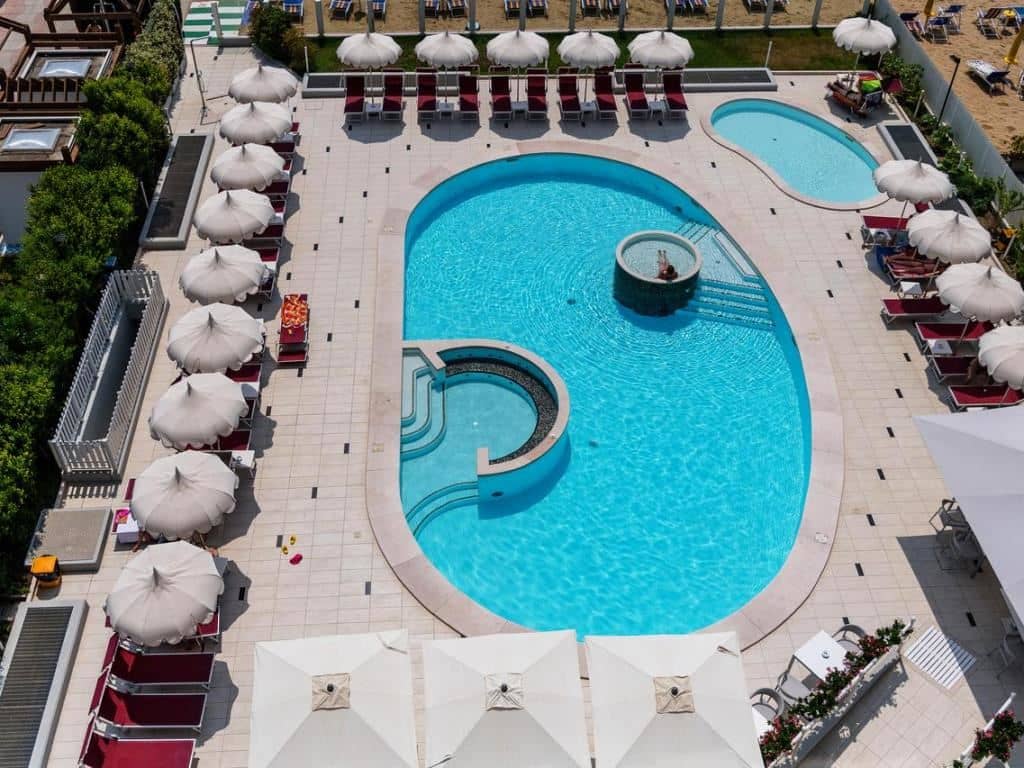pools-outdoor-pool