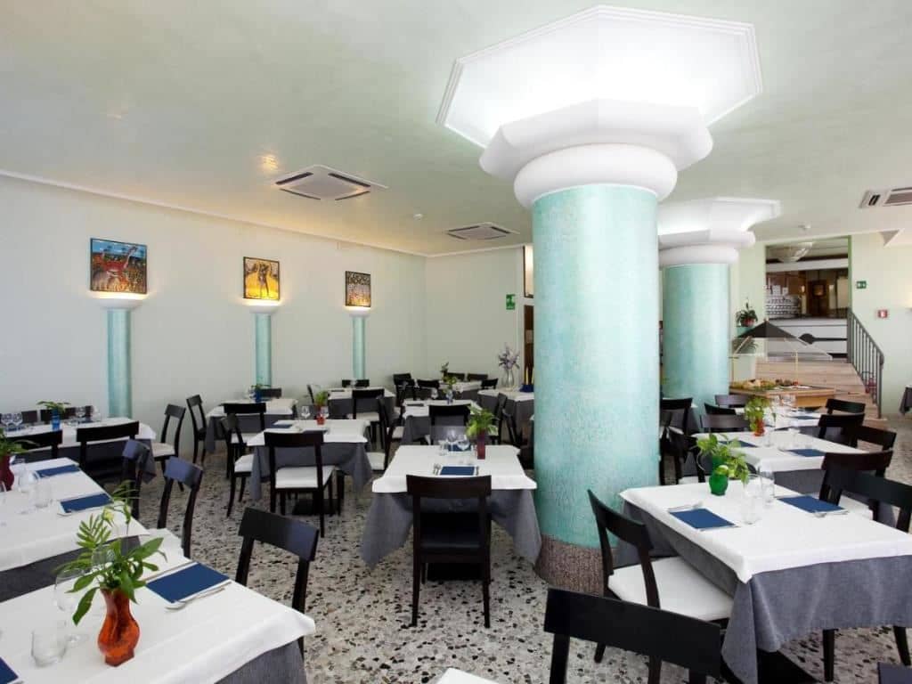 restaurants-restaurant