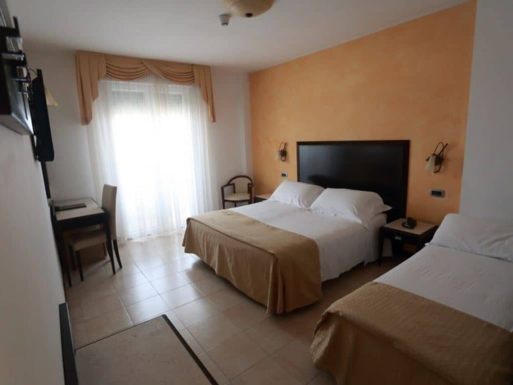 rooms-classic-room-with-balcony