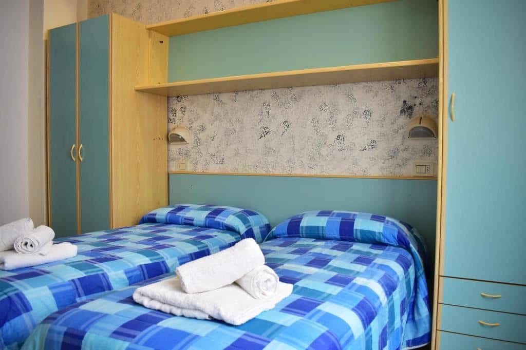 rooms-standard-room