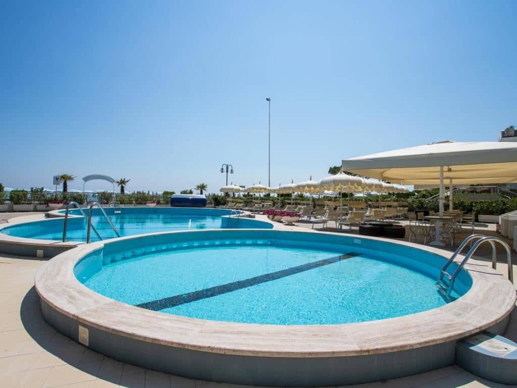 pools-outdoor-pool