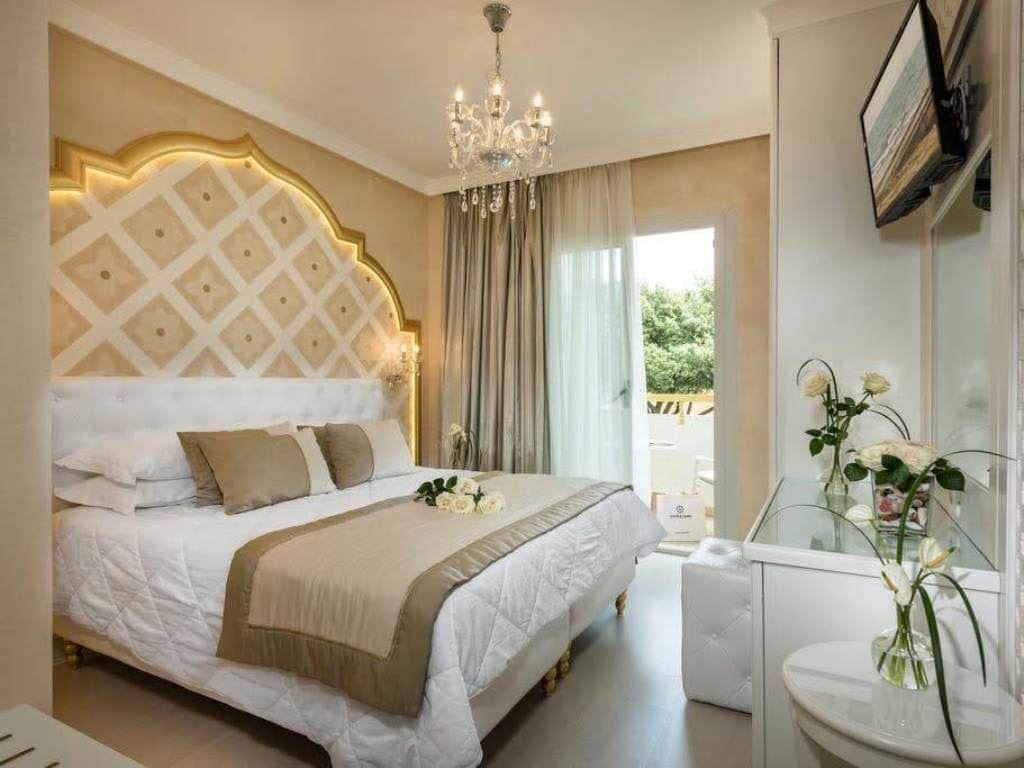 rooms-family-deluxe-room-front-sea-view