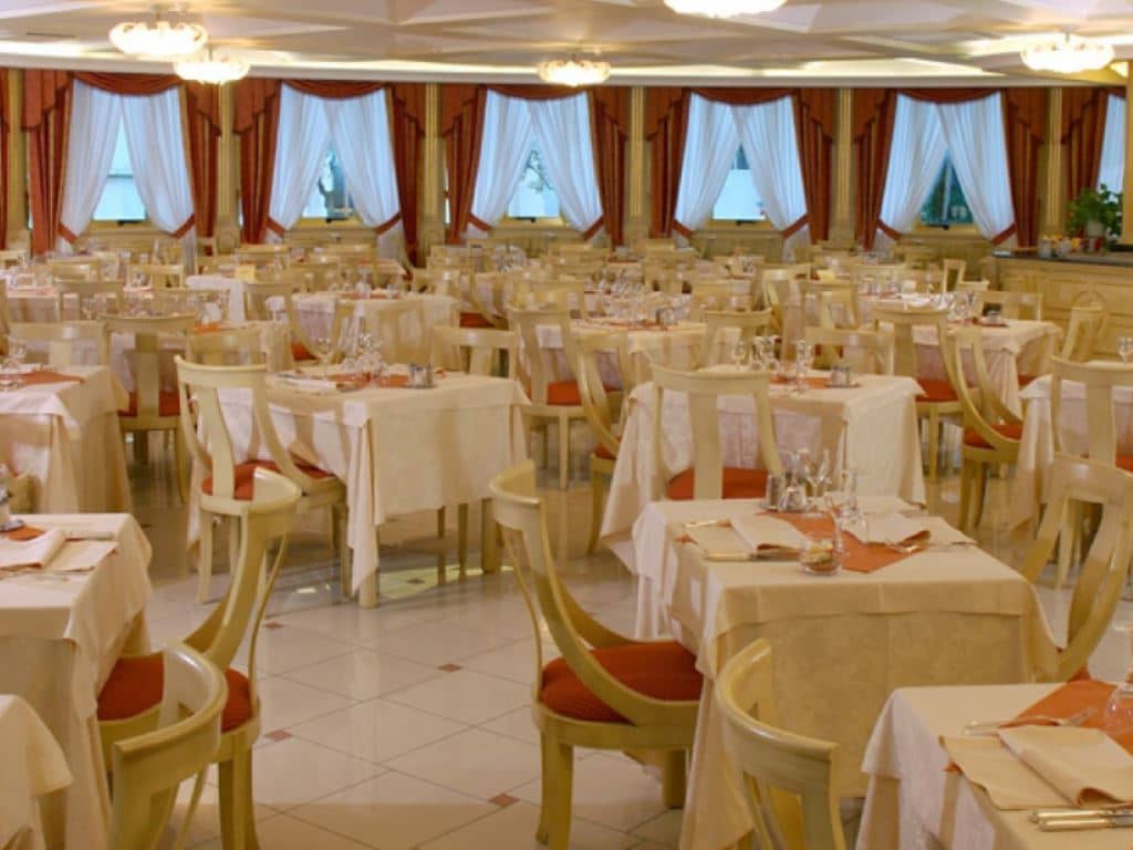 restaurants-restaurant