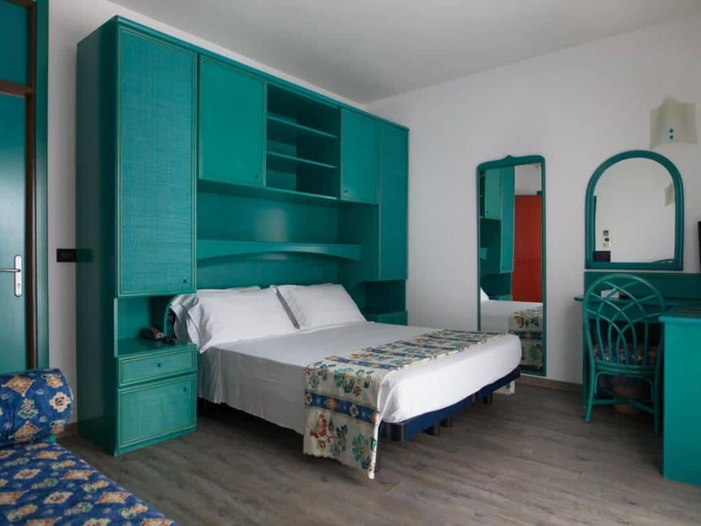 rooms-standard-room-with-balcony