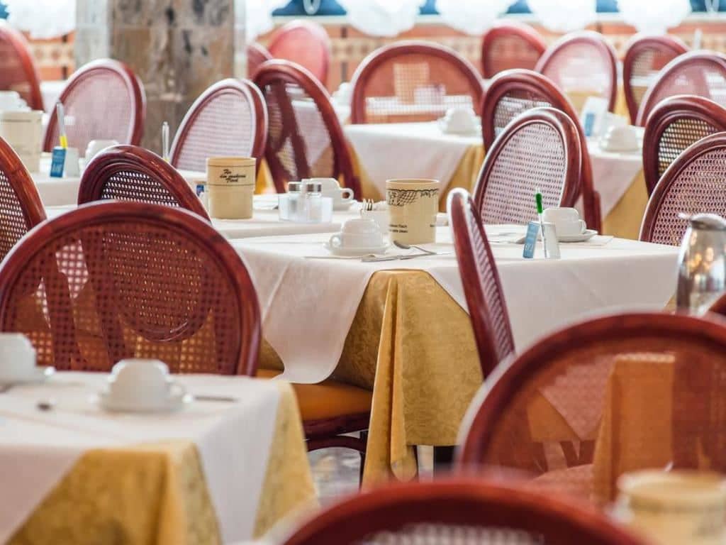 restaurants-restaurant