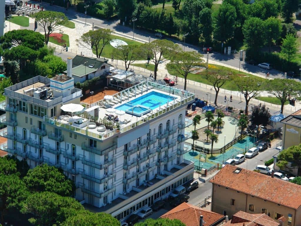 pools-outdoor-pool