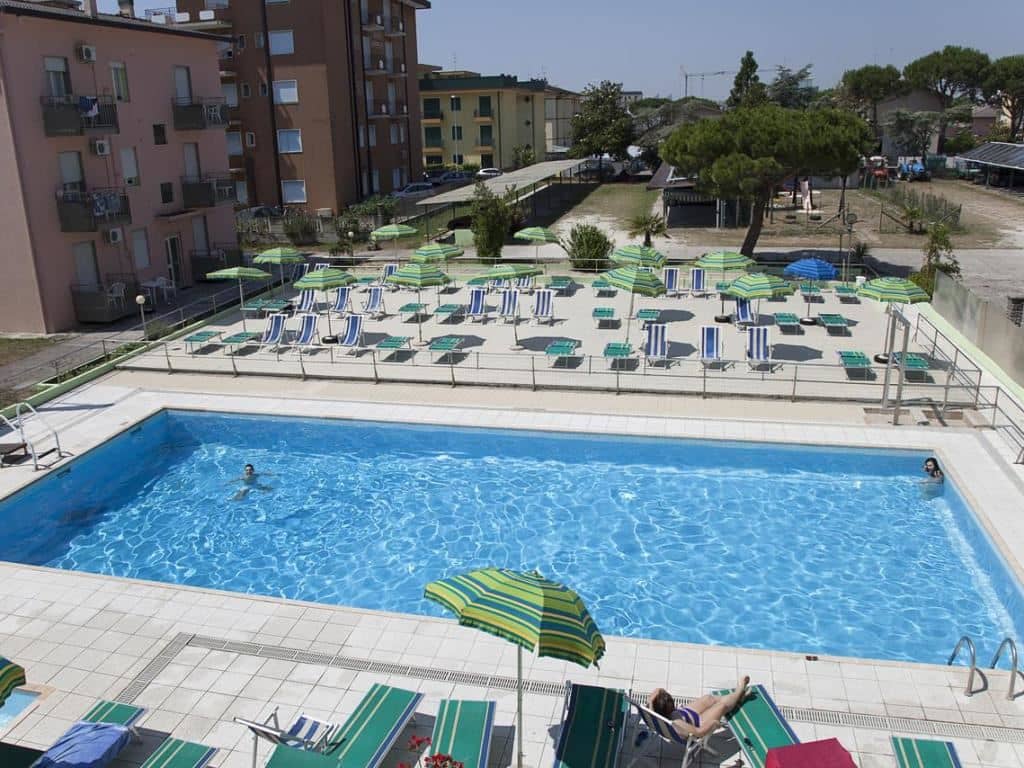 pools-outdoor-pool