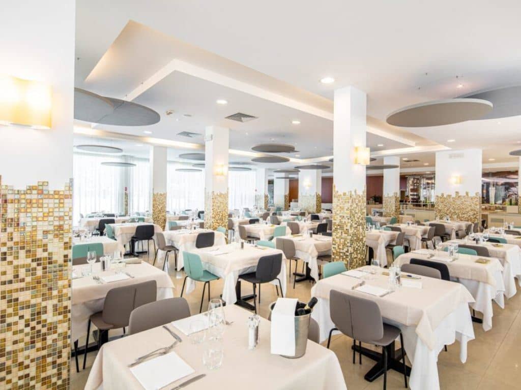 restaurants-restaurant
