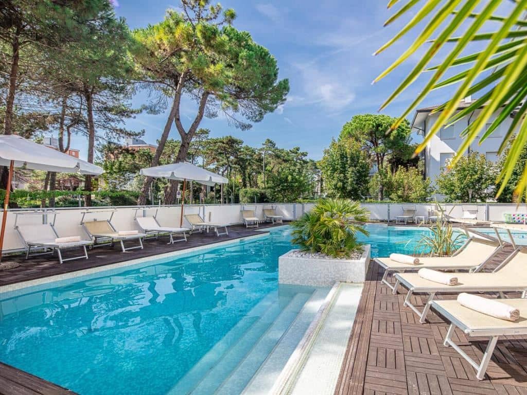 pools-outdoor-pool