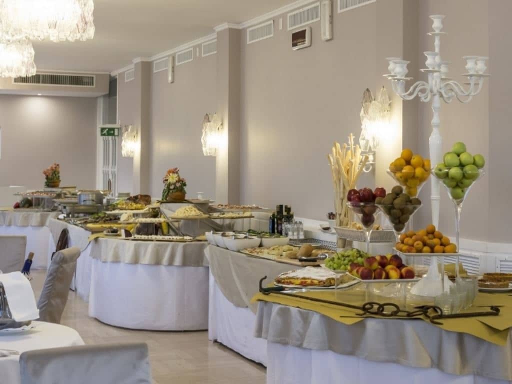 restaurants-restaurant