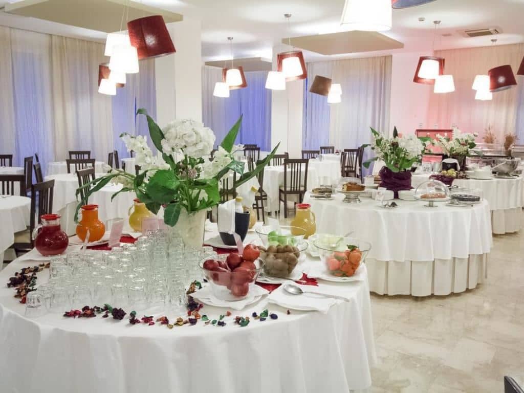 restaurants-restaurant