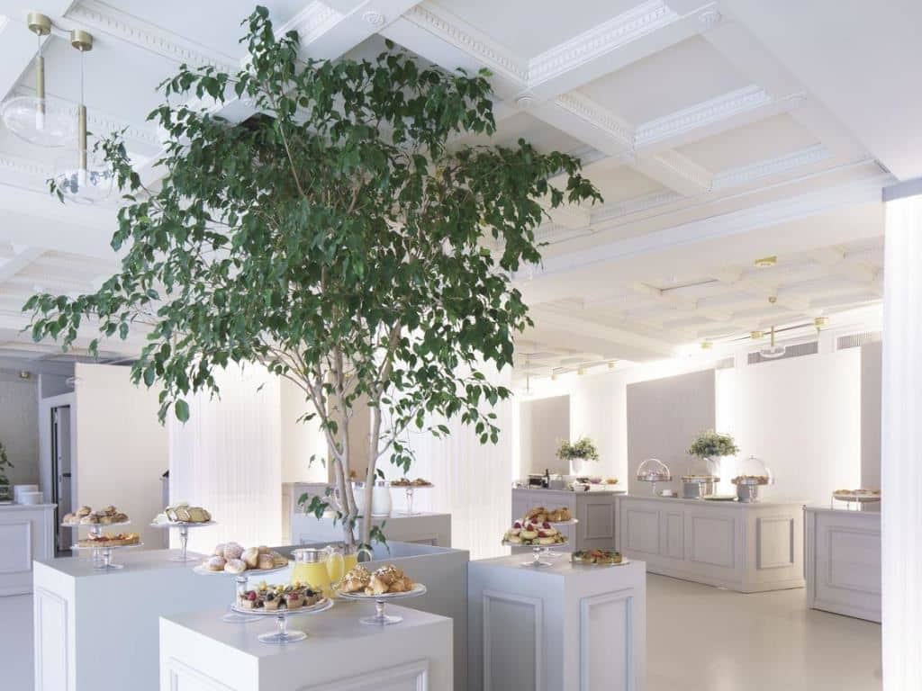 restaurants-restaurant