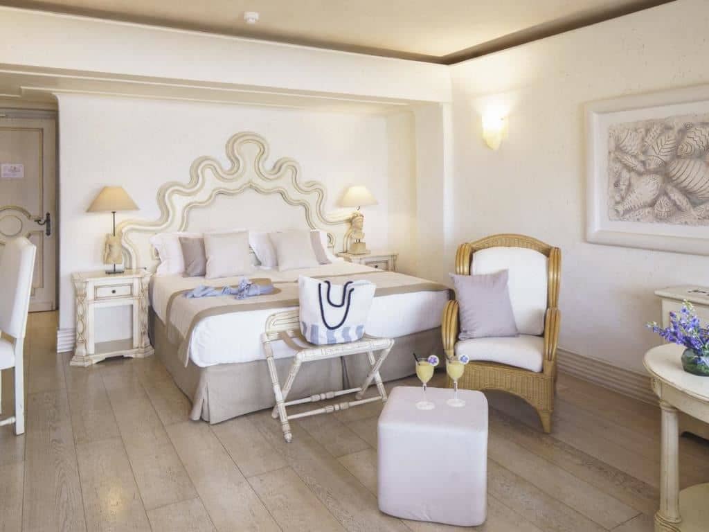 rooms-junior-suite-frontal-sea-view-with-balcony-or-terrace