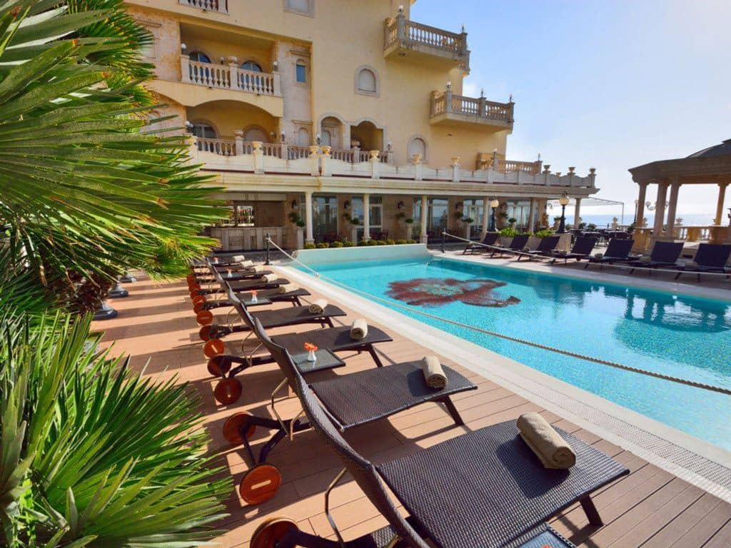 pools-outdoor-pool