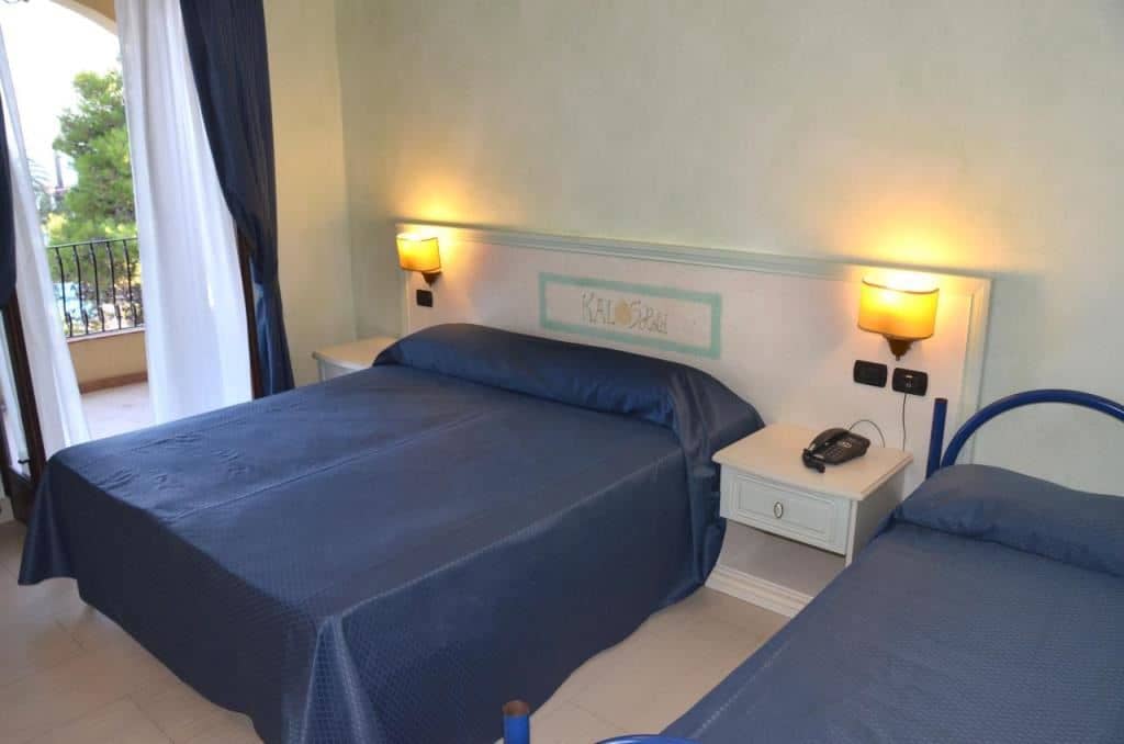 rooms-sea-view-room-with-balcony