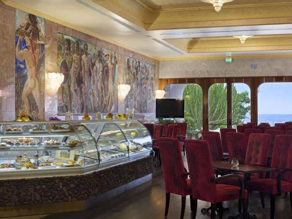 restaurants-restaurant