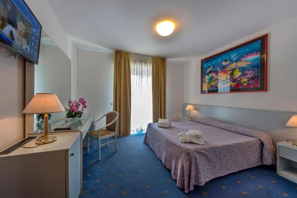 rooms-standard-room-balcony
