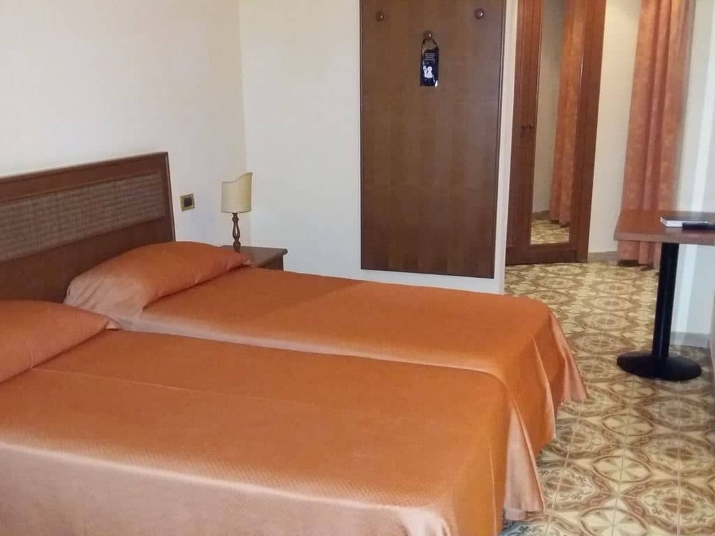 rooms-standard-room-garden-view-single-use