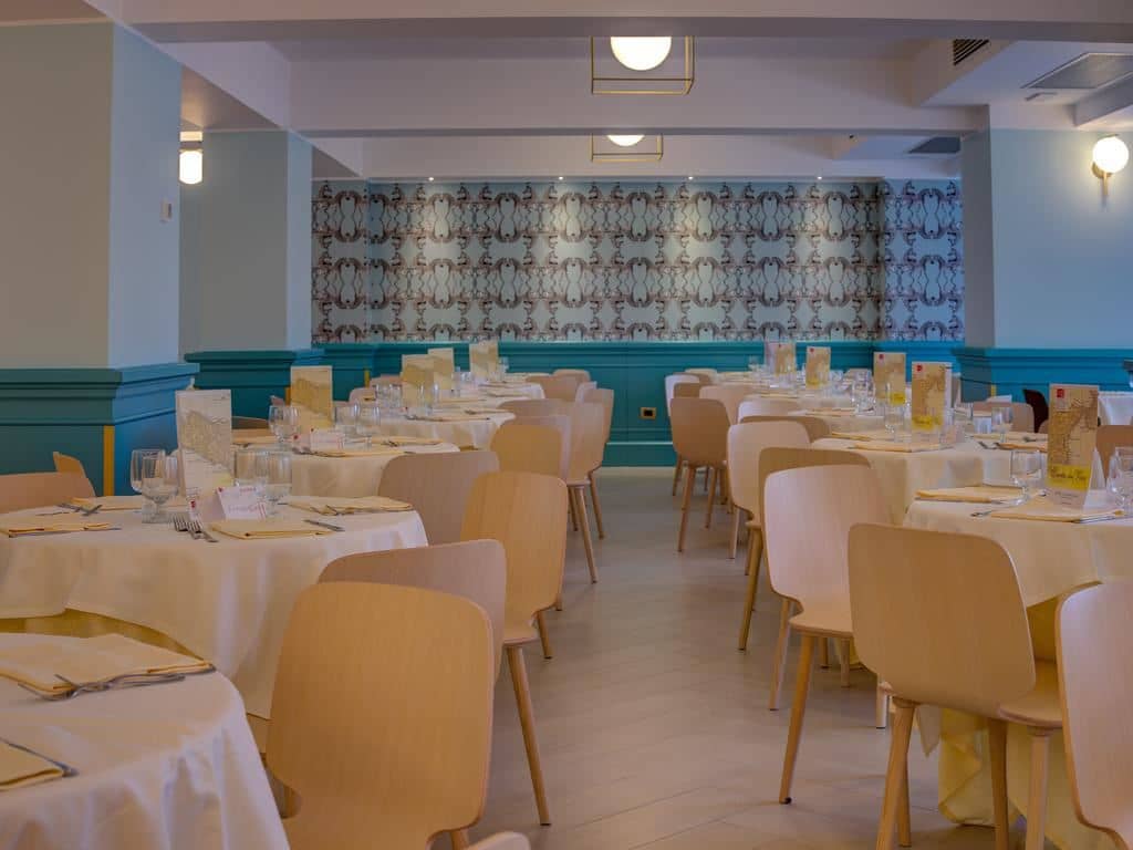 restaurants-restaurant