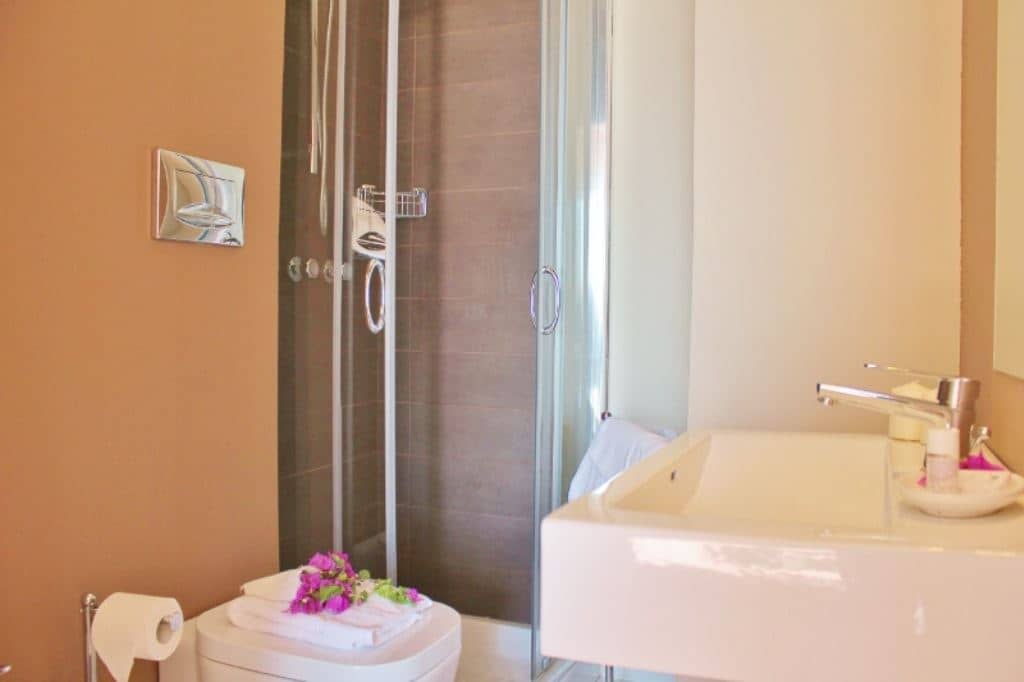 rooms-classic-room