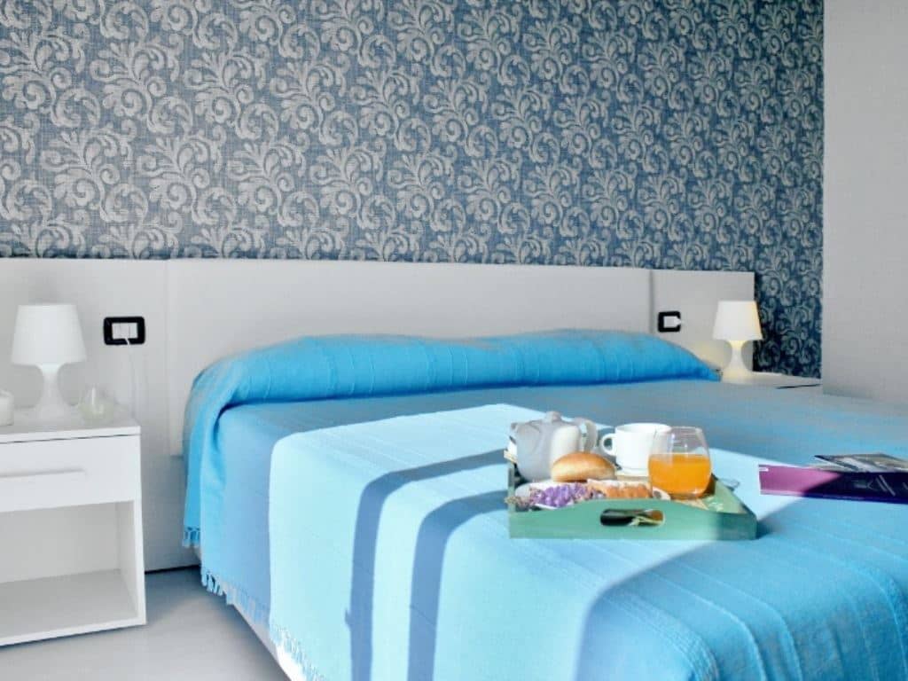 rooms-classic-room