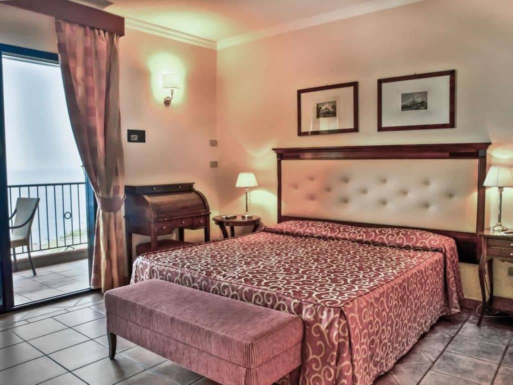 rooms-superior-room-with-balcony-or-terrace-sea-view