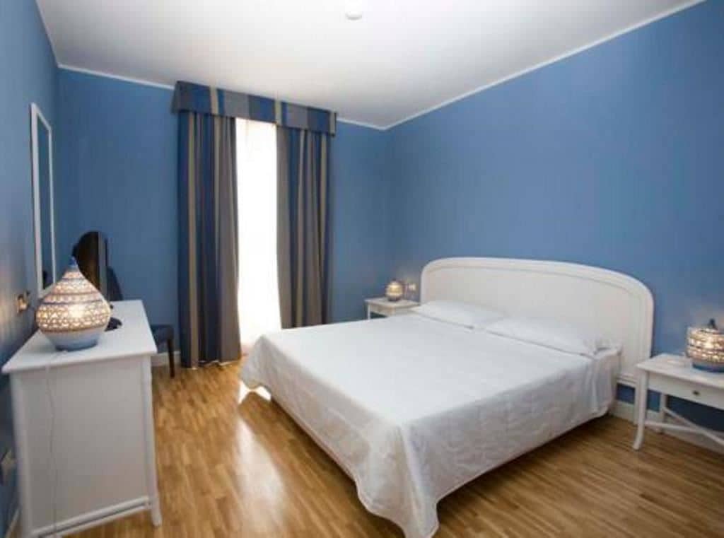 rooms-classic-room-with-balcony