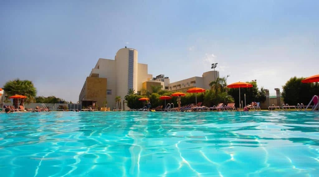 pools-outdoor-pool