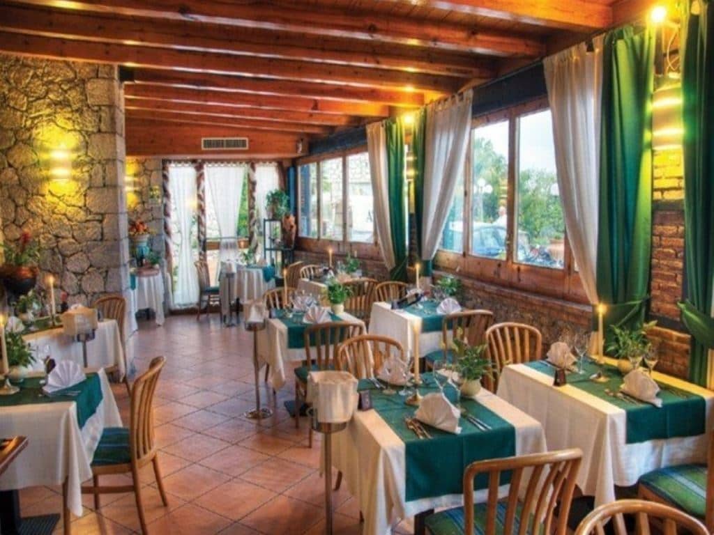 restaurants-restaurant