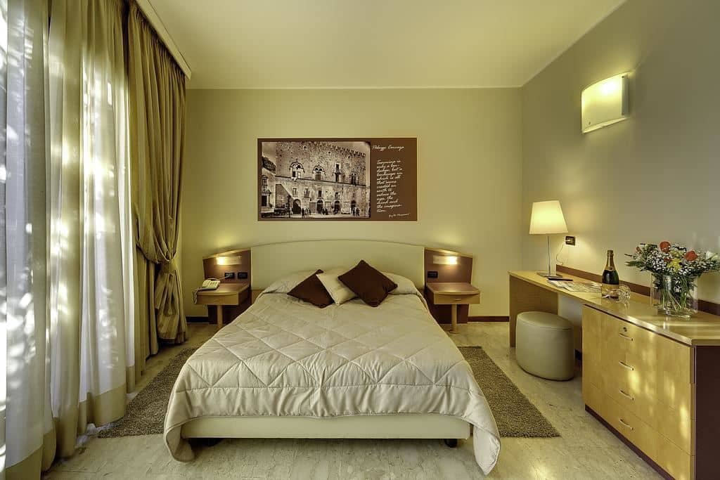 rooms-standard-room
